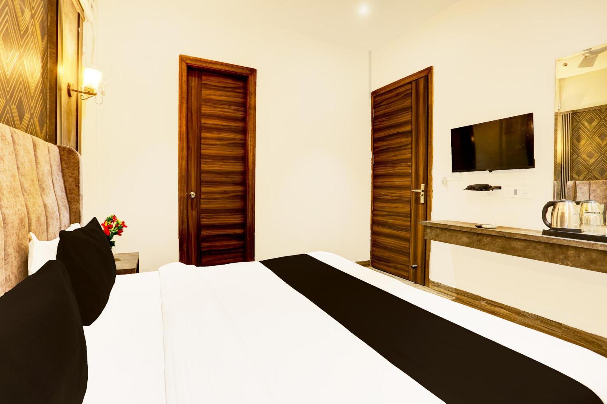 Hotel Super Collection O Amritsar Near Bus Stand Esterno foto