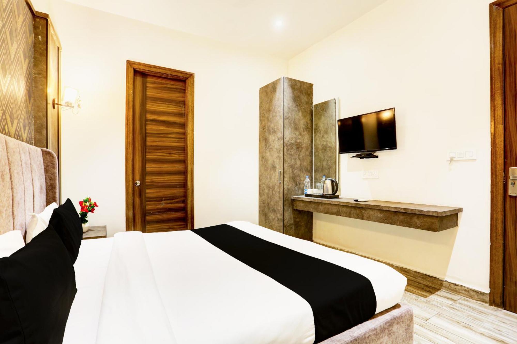 Hotel Super Collection O Amritsar Near Bus Stand Esterno foto
